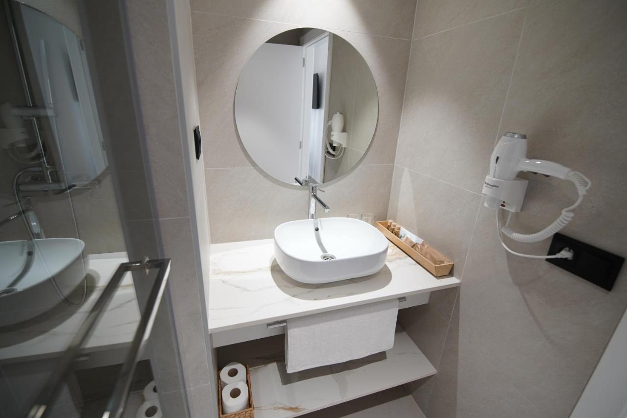 Bet Apartments - Suites Puerto บาเลนเซีย ภายนอก รูปภาพ