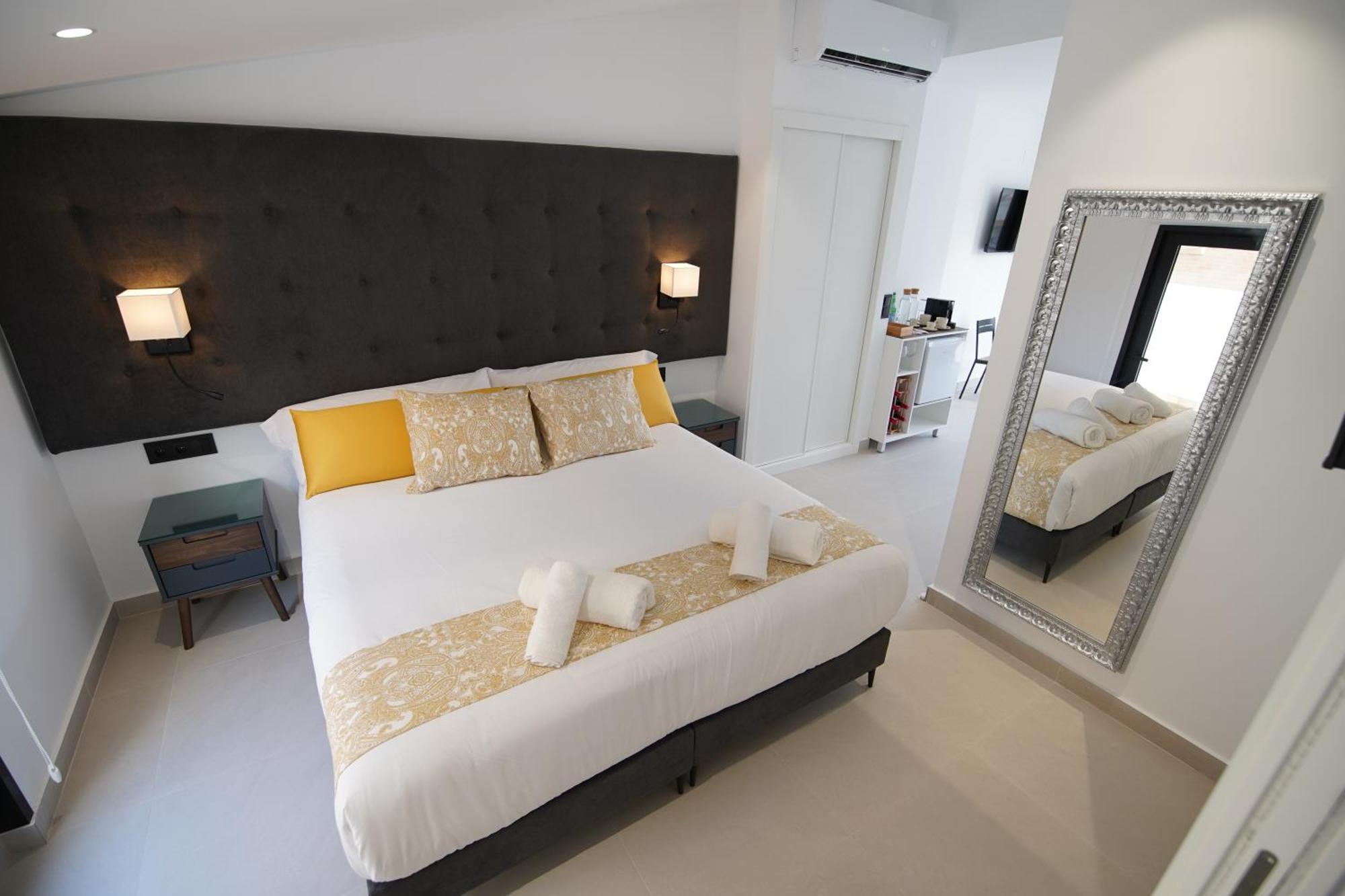 Bet Apartments - Suites Puerto บาเลนเซีย ภายนอก รูปภาพ