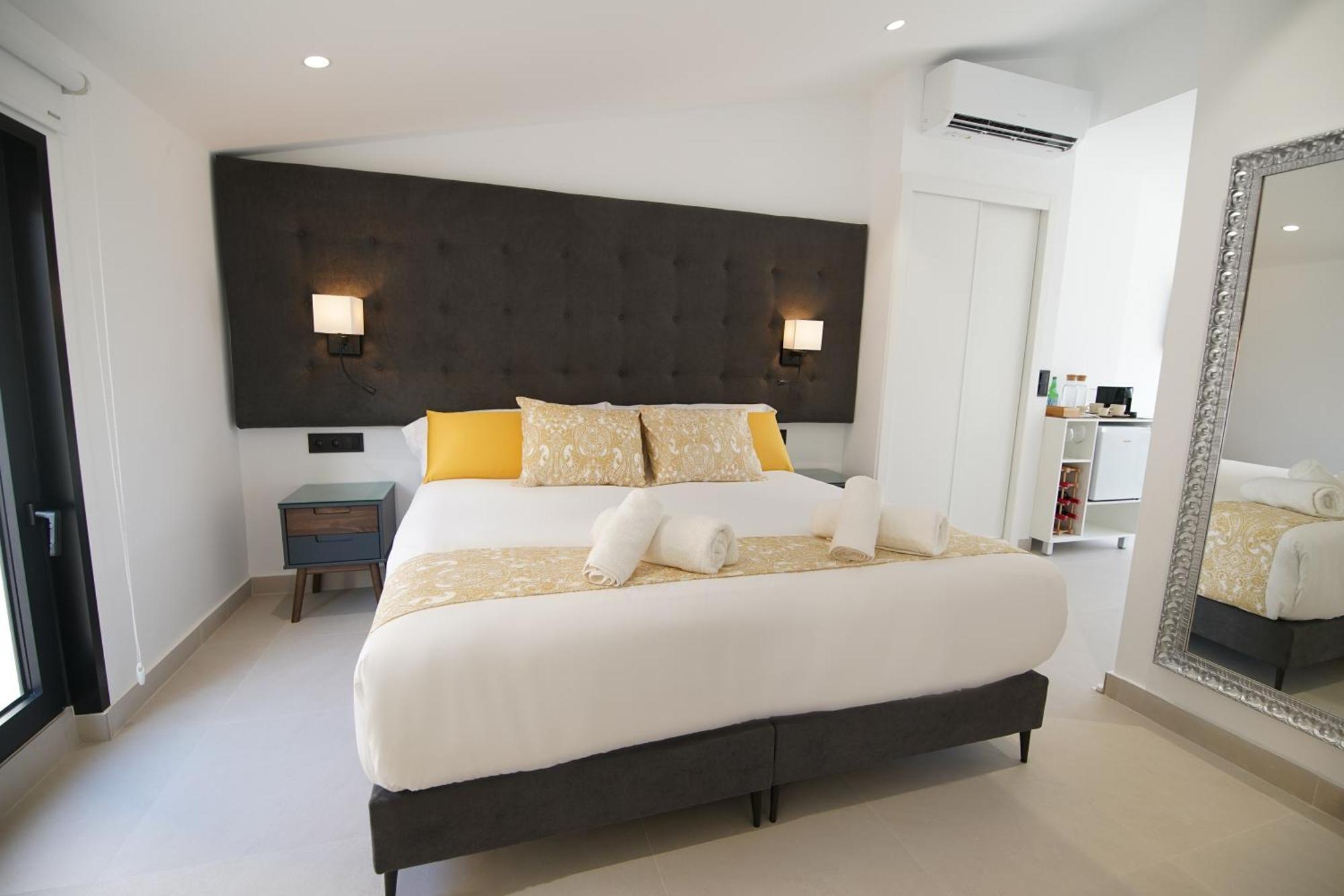 Bet Apartments - Suites Puerto บาเลนเซีย ภายนอก รูปภาพ